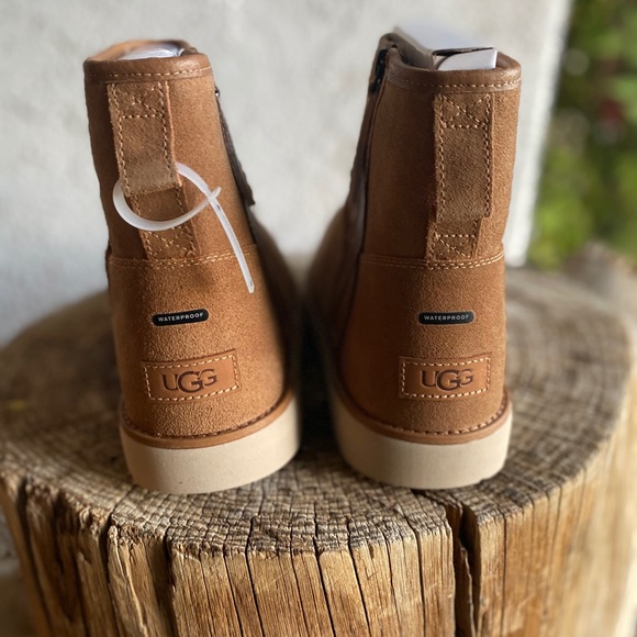 UGG CLASSIC MINI ZIP WATERPROOF CHESTNUT BOOTS - Picture 3 of 6